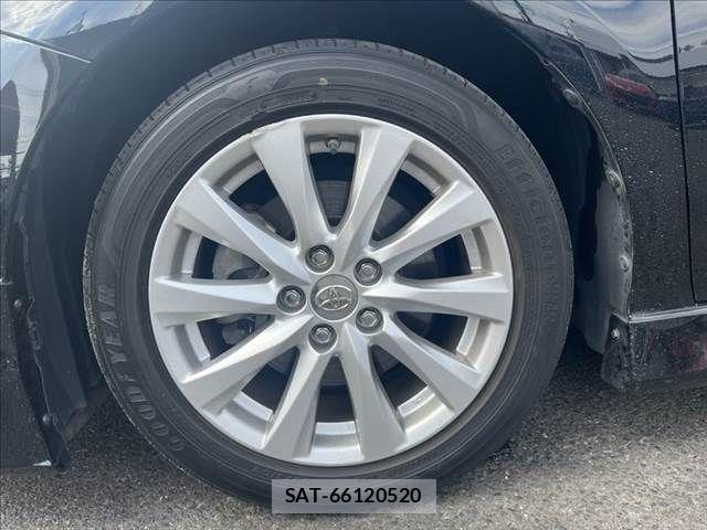 Toyota CAMRY HYBRID 2017-08 8878963-12