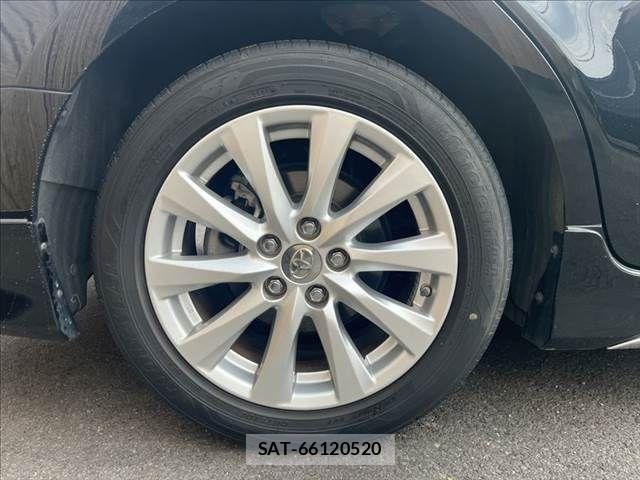 Toyota CAMRY HYBRID 2017-08 8878963-28