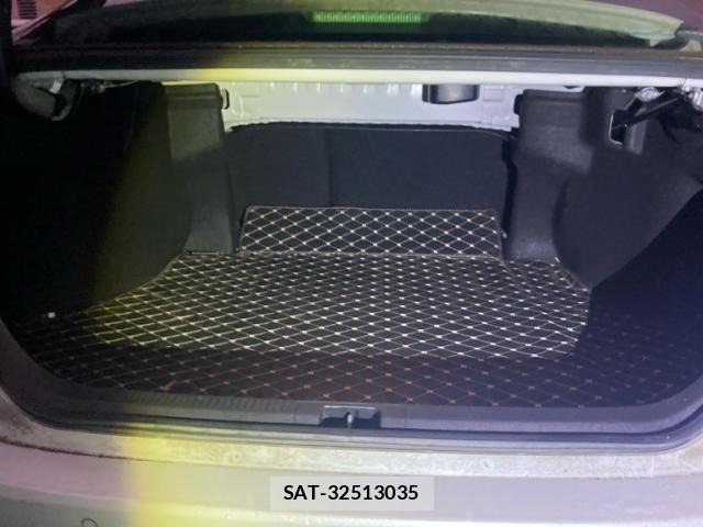 Toyota CAMRY HYBRID 2018-07 8878965-9