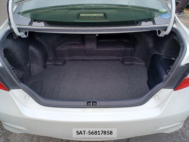 Toyota CAMRY HYBRID 2012-01 8878969-17
