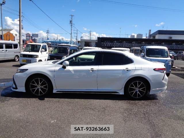 Toyota CAMRY HYBRID 2022-06 8878960-16
