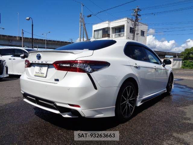 Toyota CAMRY HYBRID 2022-06 8878960-1