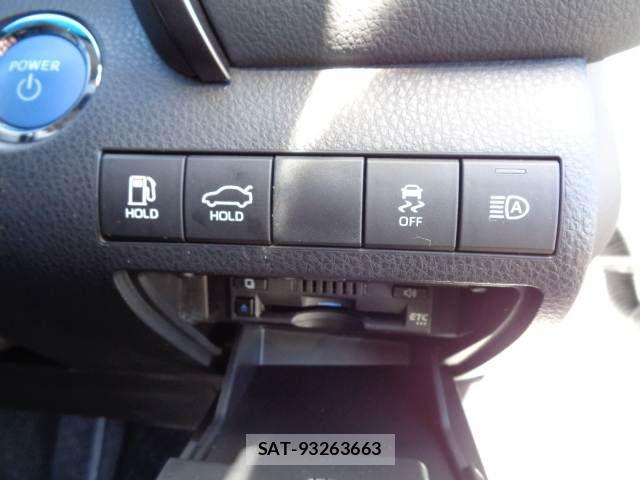 Toyota CAMRY HYBRID 2022-06 8878960-6
