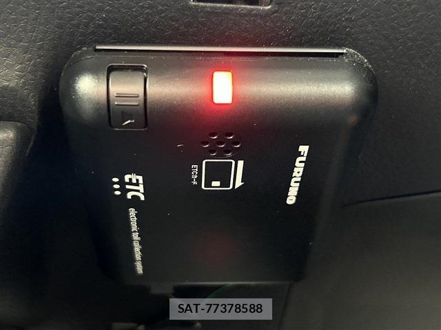 Toyota CAMRY HYBRID 2021-08 8878962-4