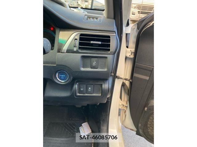Toyota CAMRY HYBRID 2013-10 8878971-13