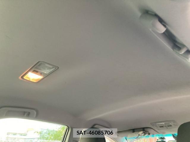 Toyota CAMRY HYBRID 2013-10 8878971-17