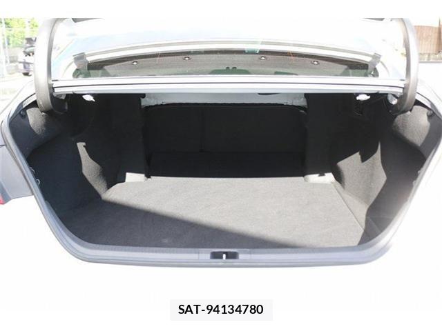 Toyota CAMRY HYBRID 2018-01 8883390-15