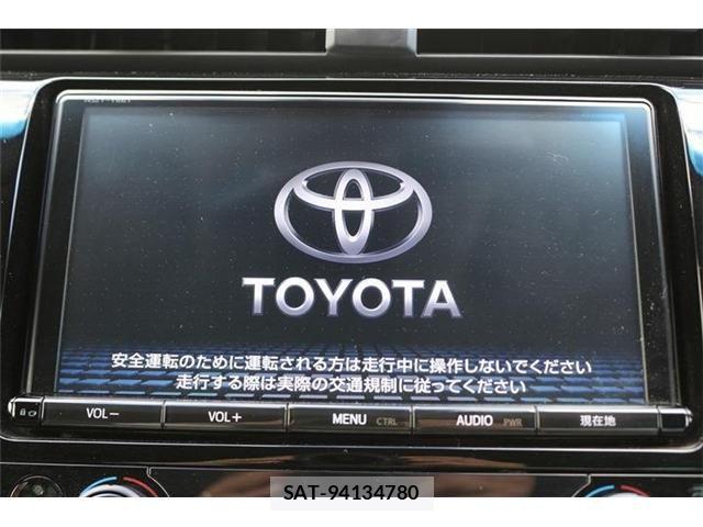 Toyota CAMRY HYBRID 2018-01 8883390-2