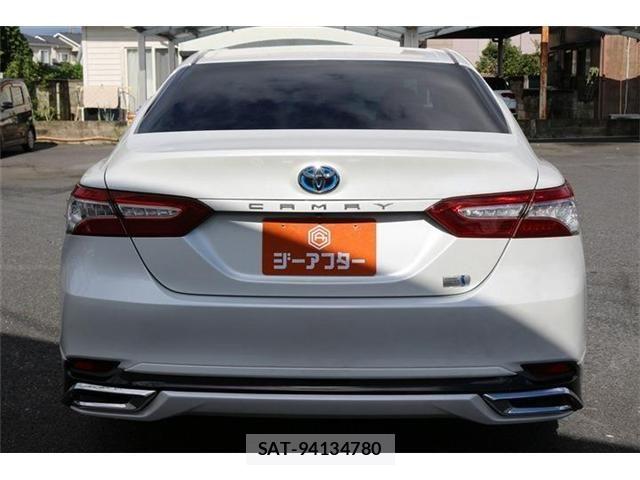 Toyota CAMRY HYBRID 2018-01 8883390-8