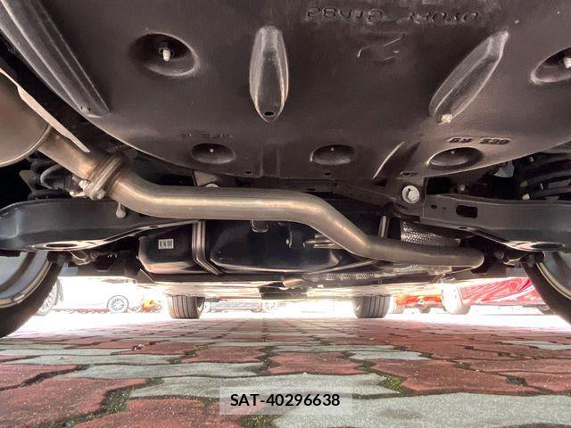 Toyota CAMRY HYBRID 2023-02 8883387-18