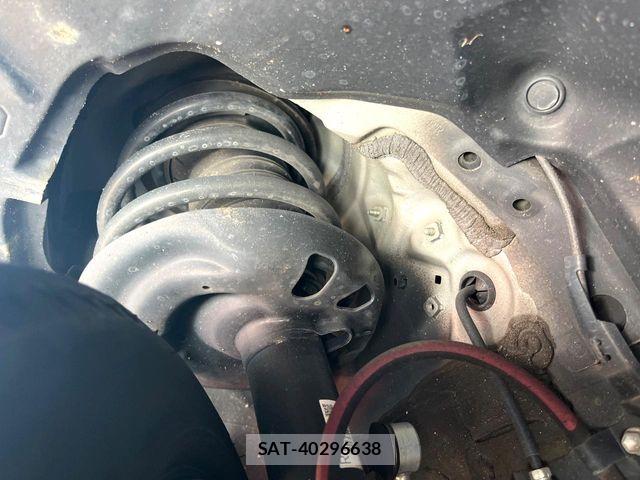 Toyota CAMRY HYBRID 2023-02 8883387-19