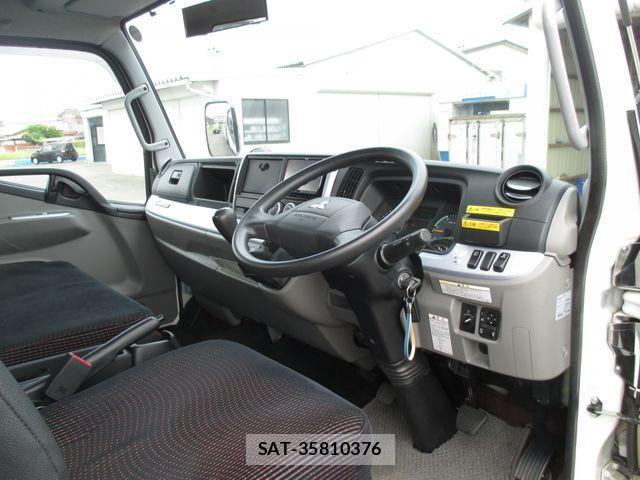 Mitsubishi CANTER 2017-01 1051814-1