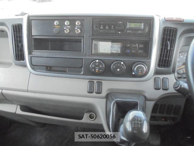 Mitsubishi CANTER 2017-03 1121339-12