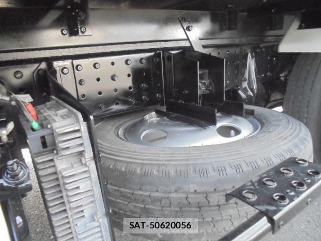 Mitsubishi CANTER 2017-03 1121339-24