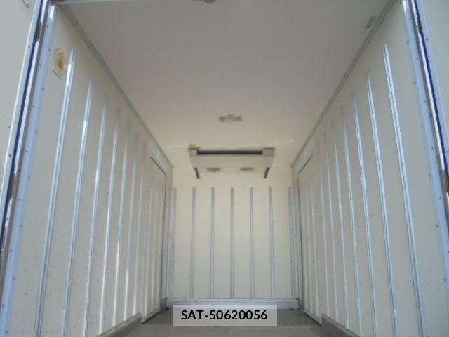 Mitsubishi CANTER 2017-03 1121339-27