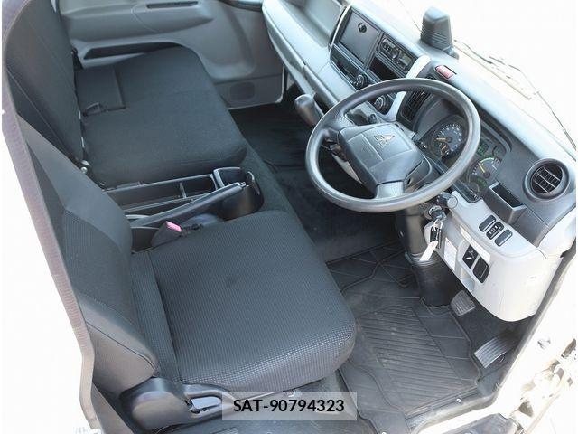 Mitsubishi CANTER 2018-09 1212005-18