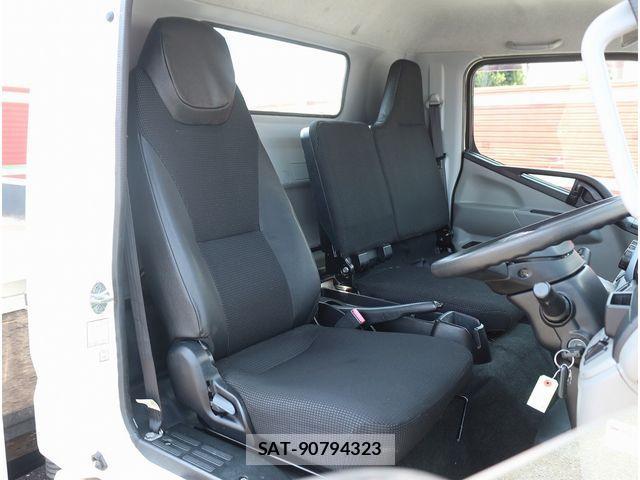 Mitsubishi CANTER 2018-09 1212005-19