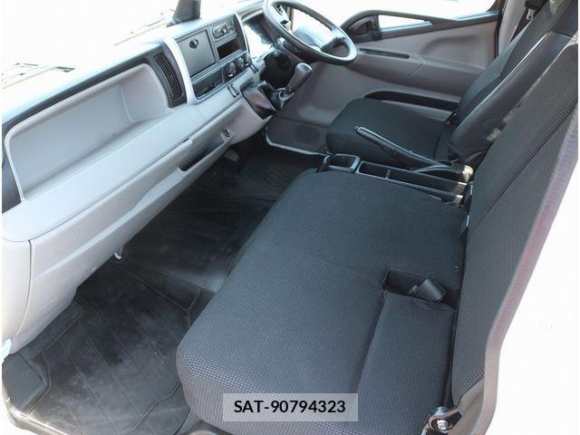Mitsubishi CANTER 2018-09 1212005-23
