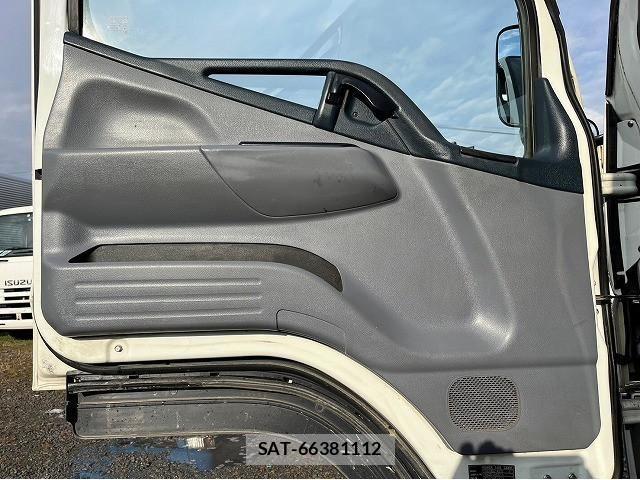 Mitsubishi CANTER 2015-11 1227385-18