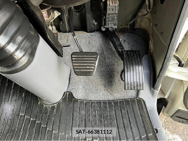 Mitsubishi CANTER 2015-11 1227385-24