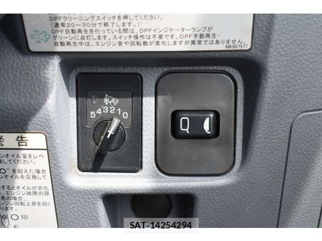 Mitsubishi CANTER 2011-08 1267414-9