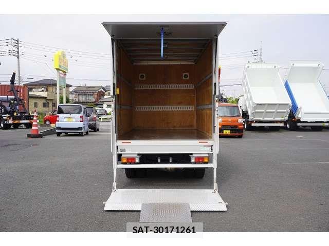Mitsubishi CANTER 2017-08 1290359-18