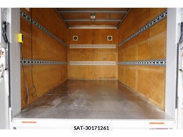 Mitsubishi CANTER 2017-08 1290359-19