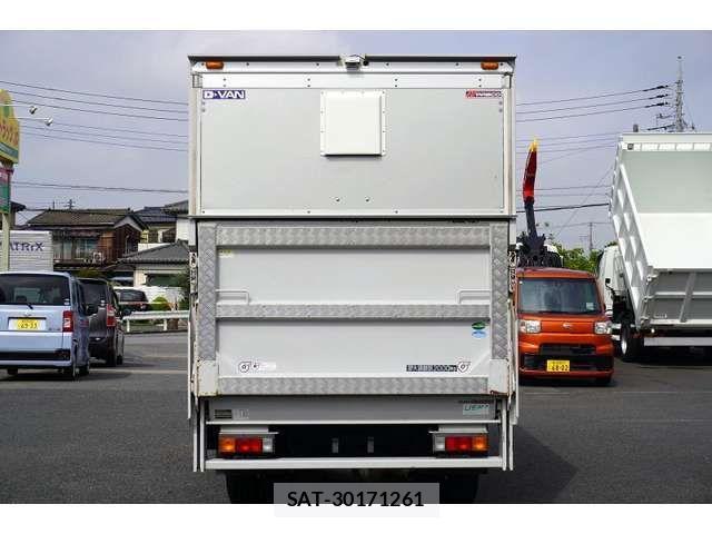 Mitsubishi CANTER 2017-08 1290359-3