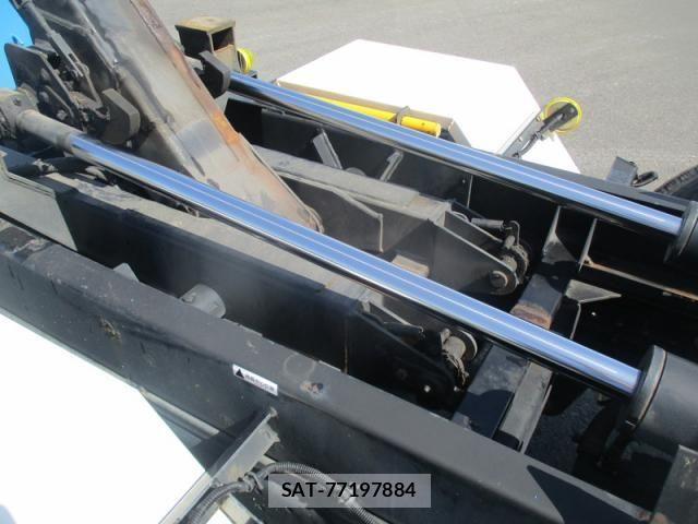 Mitsubishi CANTER 2017-12 1310295-12