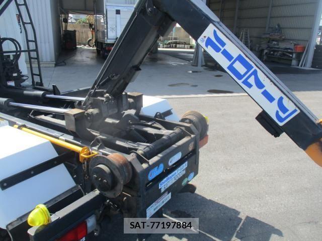 Mitsubishi CANTER 2017-12 1310295-17