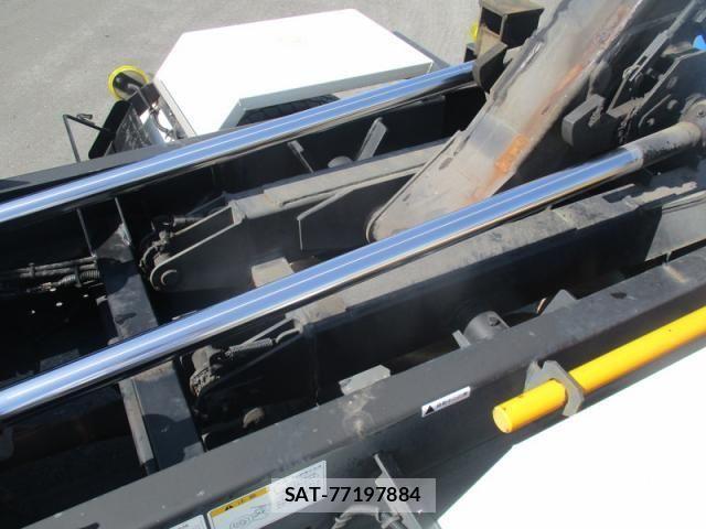 Mitsubishi CANTER 2017-12 1310295-18