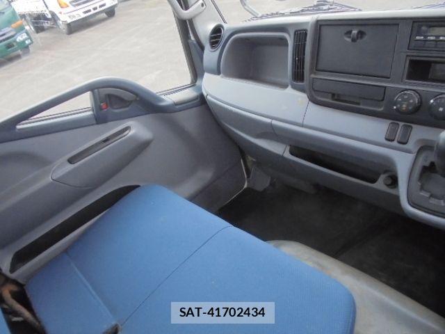 Mitsubishi CANTER 2011-10 1353603-12