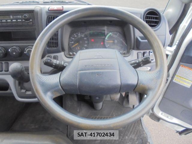 Mitsubishi CANTER 2011-10 1353603-1