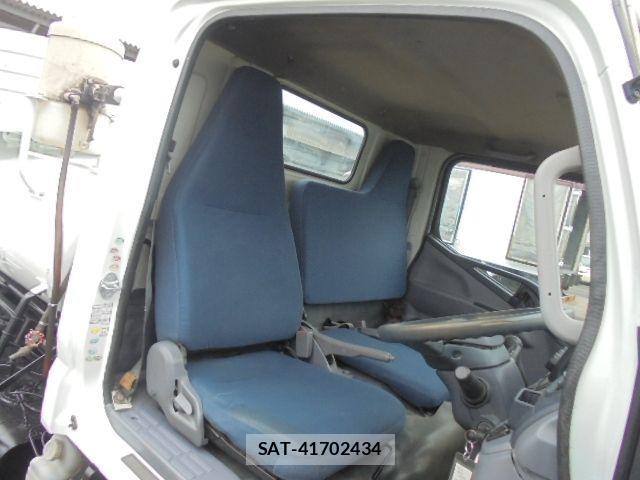 Mitsubishi CANTER 2011-10 1353603-6