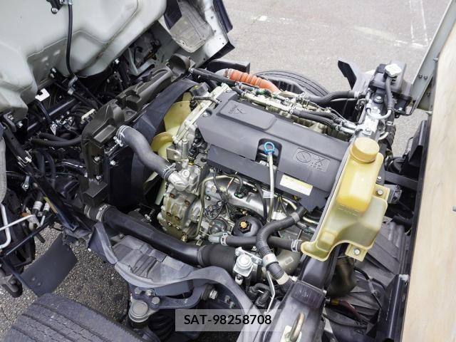 Mitsubishi CANTER 2020-06 1353610-15
