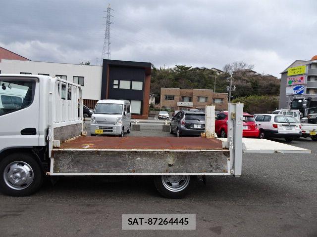 Mitsubishi CANTER 2006-09 1365981-16