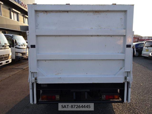 Mitsubishi CANTER 2006-09 1365981-3