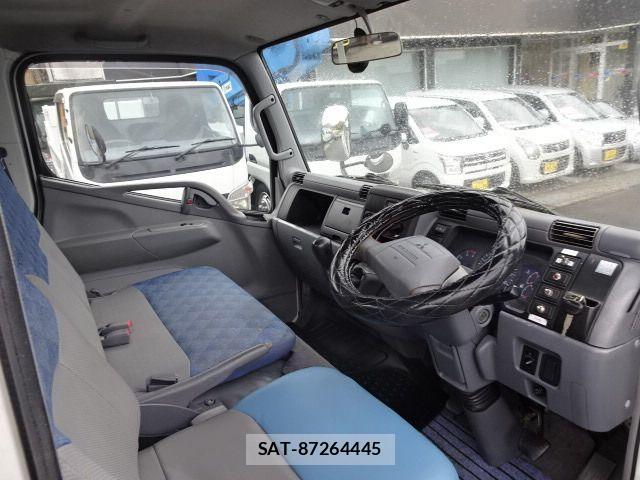 Mitsubishi CANTER 2006-09 1365981-8