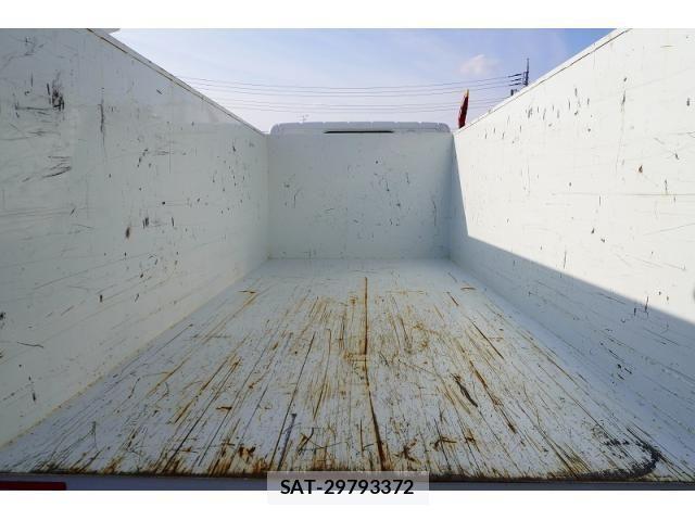 Mitsubishi CANTER 2023-06 1411623-17