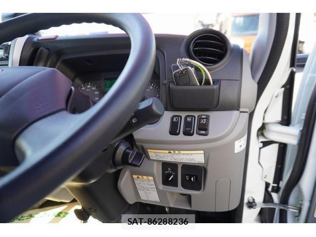 Mitsubishi CANTER 2023-01 1445077-28