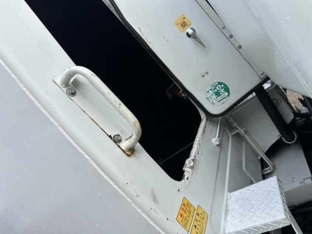 Mitsubishi CANTER 2018-05 1464898-13