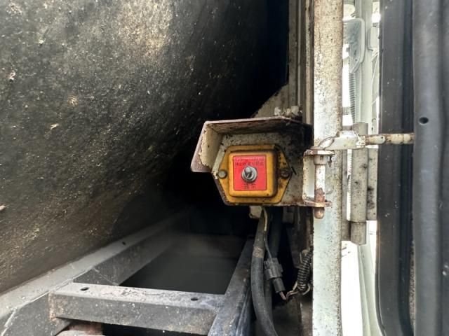 Mitsubishi CANTER 2018-05 1464898-16