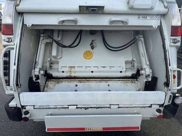 Mitsubishi CANTER 2018-05 1464898-17