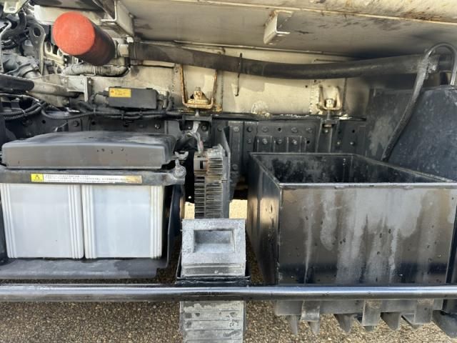 Mitsubishi CANTER 2018-05 1464898-22