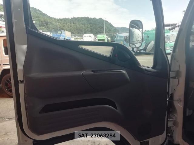 Mitsubishi CANTER 2013-03 405360-23