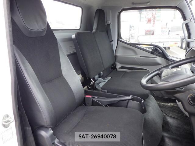 Mitsubishi CANTER 2020-03 1050645-16