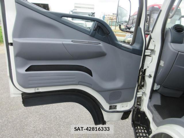 Mitsubishi CANTER 2015-12 1095822-19