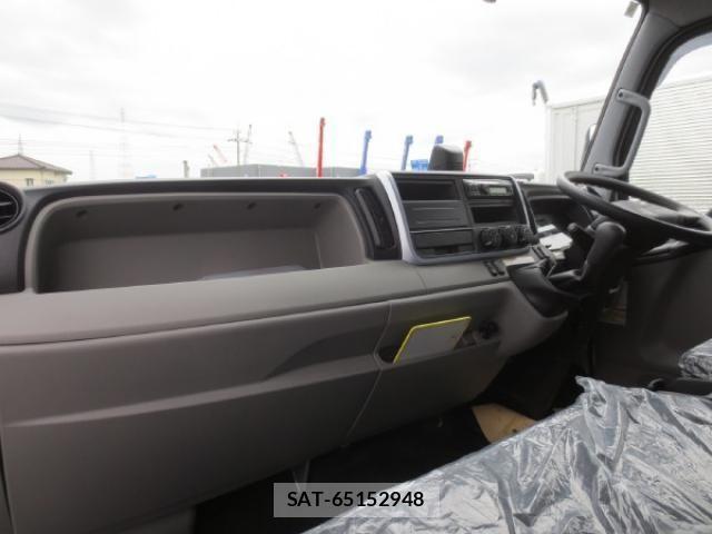 Mitsubishi CANTER 2023-10 453851-14