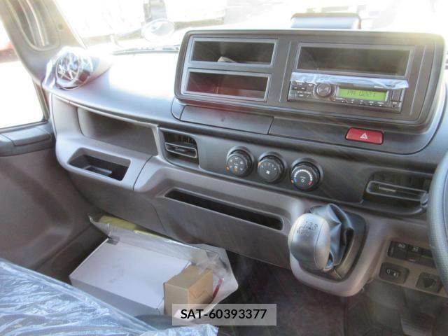 Mitsubishi CANTER 2024-10 719694-11