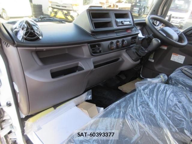 Mitsubishi CANTER 2024-10 719694-17